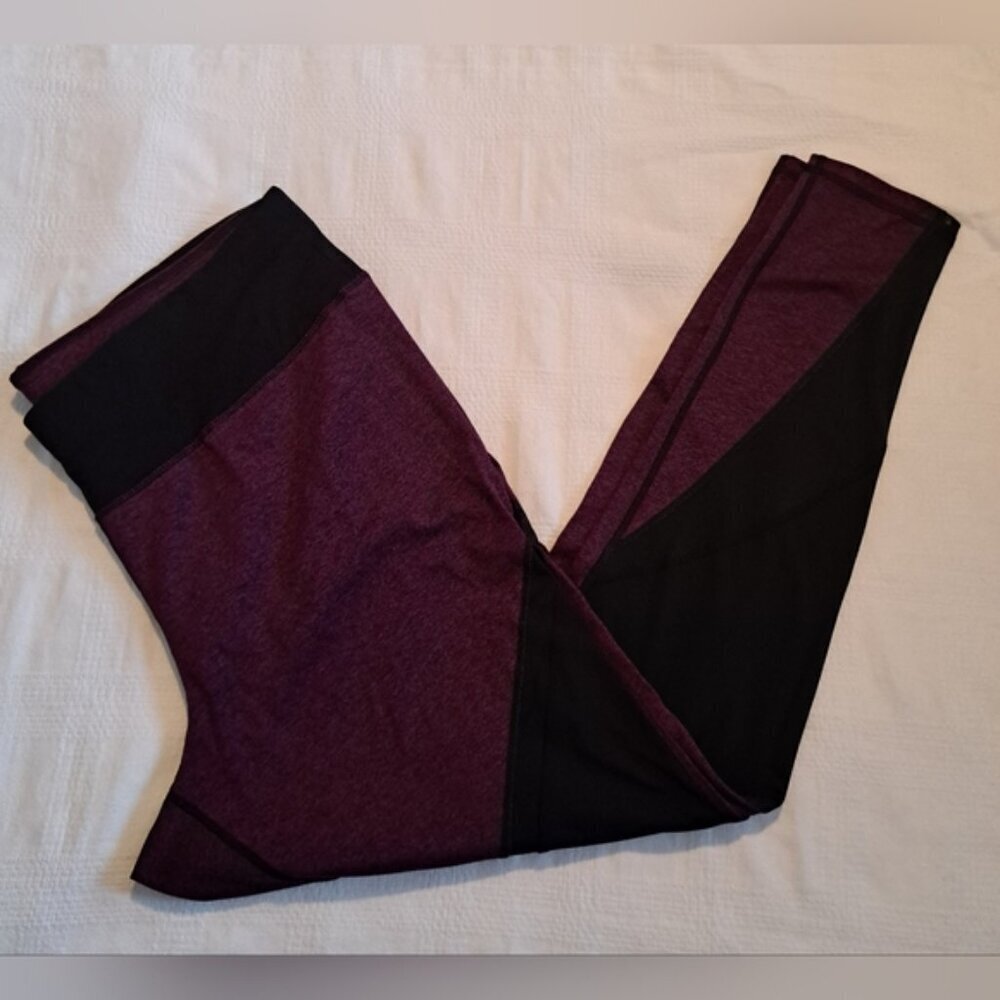 Livi Active women's size 18/20 purple & black leggings, mesh inlay EUC